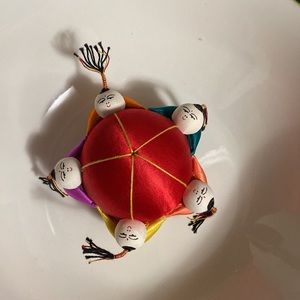 Vintage Chinese pincushion like new